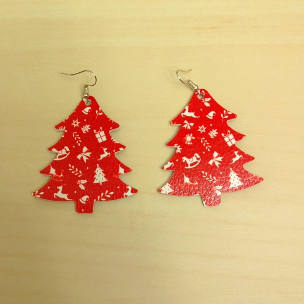 NEW Christmas tree earrings
